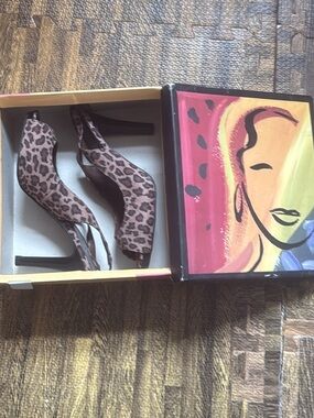 Fiona leopard women's heels size 7 new